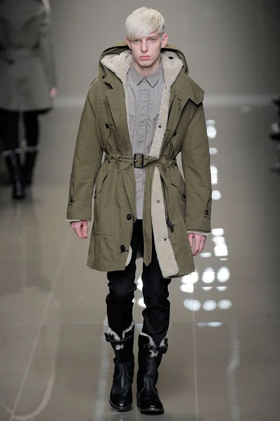 Look 14